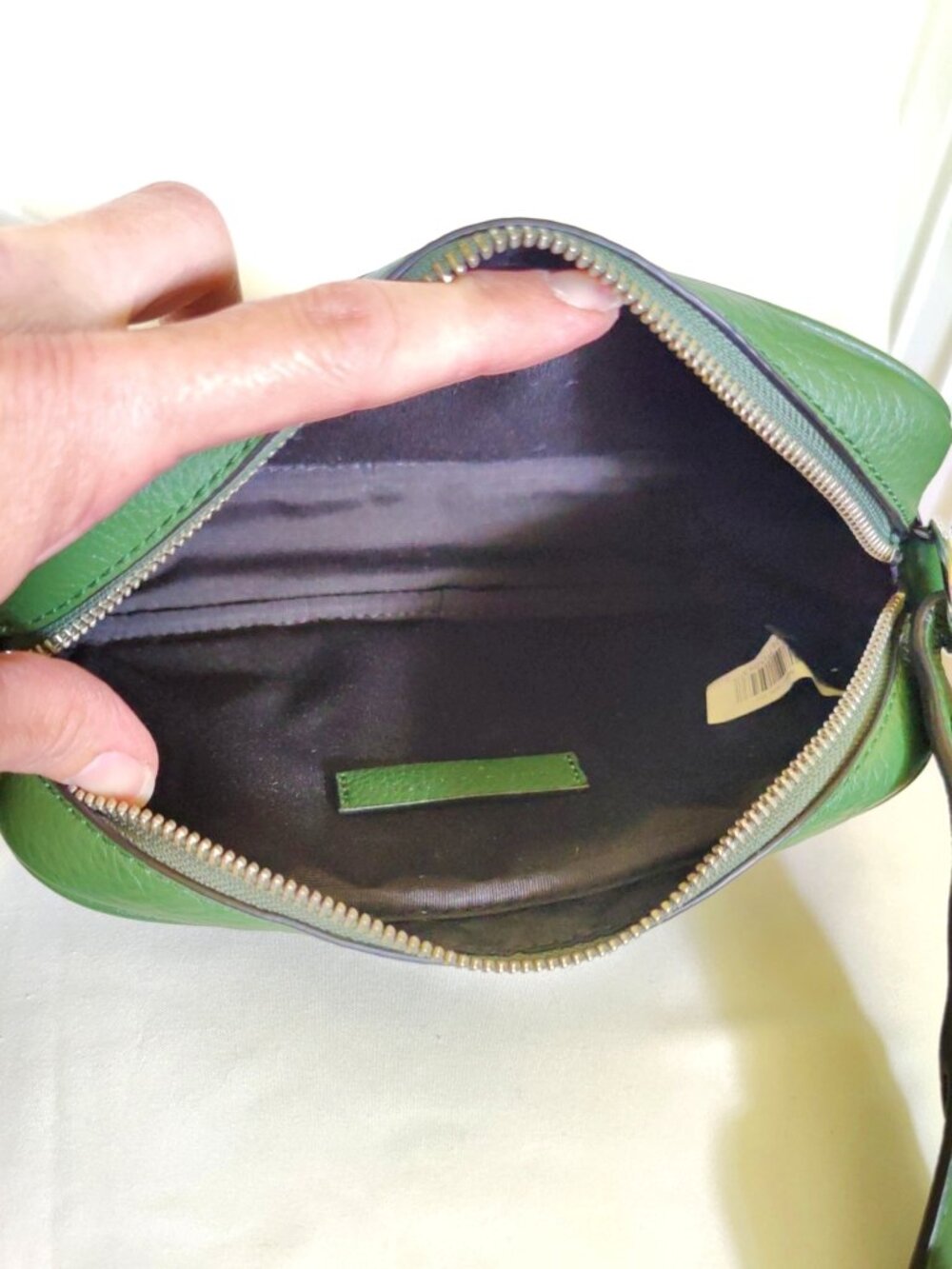 Marc Jacobs Zoom Leather Camera Crossbody Bag with Tassel in Evergreen, NWOT - Picture 3 of 13